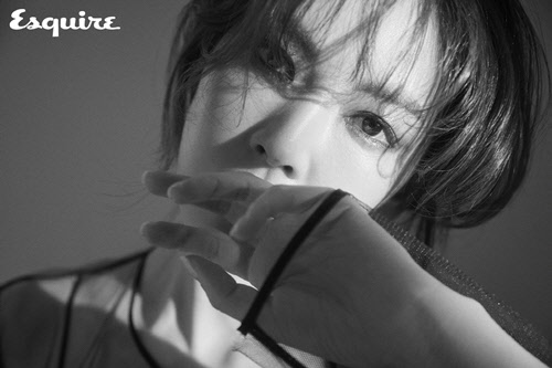 패션지 에스콰이어는 배우 김소연의 화보를 공개했다 <에스콰이어 제공>
